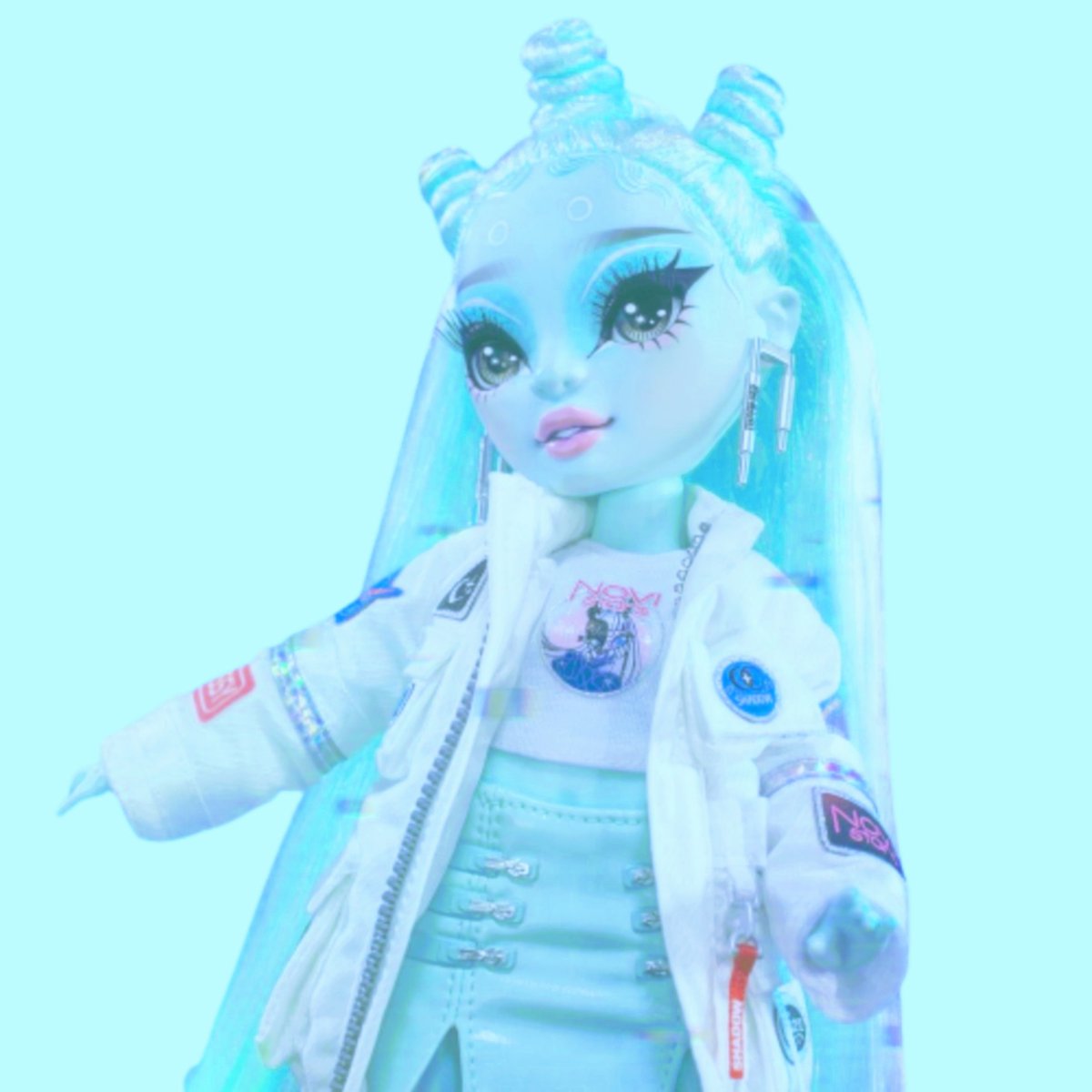 Random_Human333's tweet photo. 🤍💚🖤Zooey Electra Edits🖤💚🤍
#RainbowHigh #ShadowHigh #ShadowHighDolls #ShadowHighSeries2 #ZooeyElectra #LetYourTrueColorsShine #edit https://t.co/TsAZVEru7t