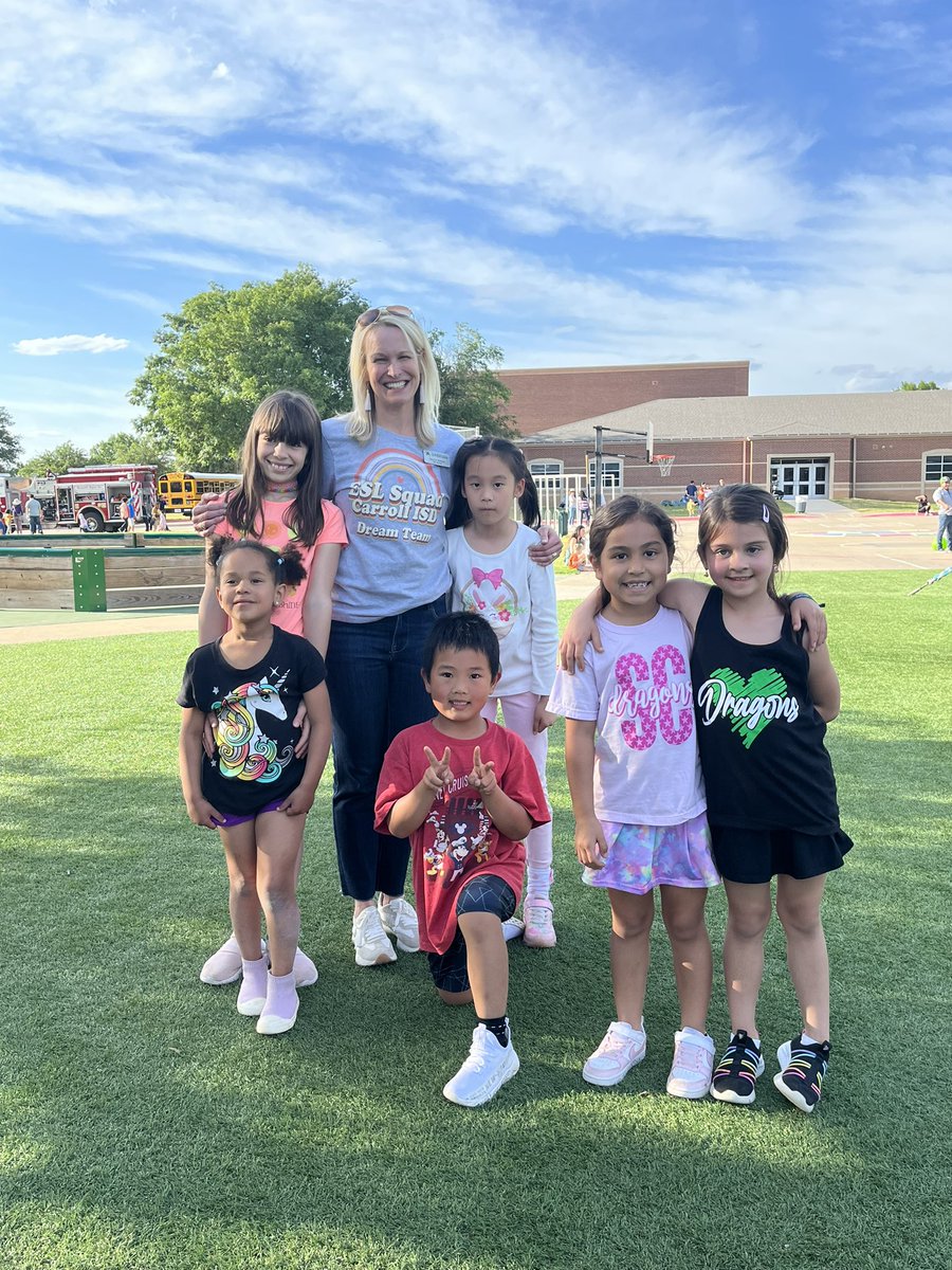 SherryTeach4Fun's tweet photo. Pizza picnic at the park☀️Happy Earth Day!!🌎 @Jack_D_Johnson https://t.co/VSgwRV1SHI