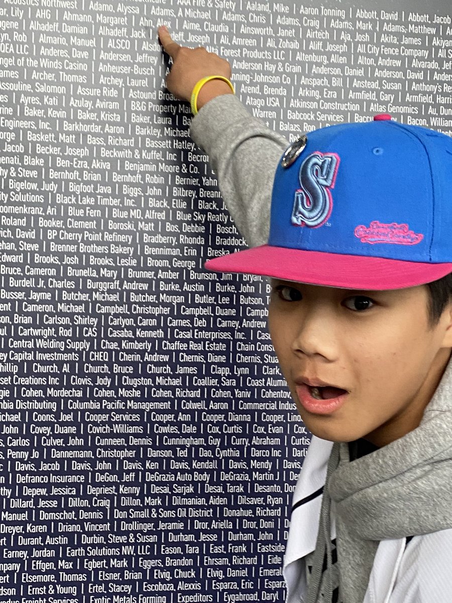 HelenChunAhn's tweet photo. We’re baaack! #WhereiRoot #SeaUsRise https://t.co/oTTRw18rdh