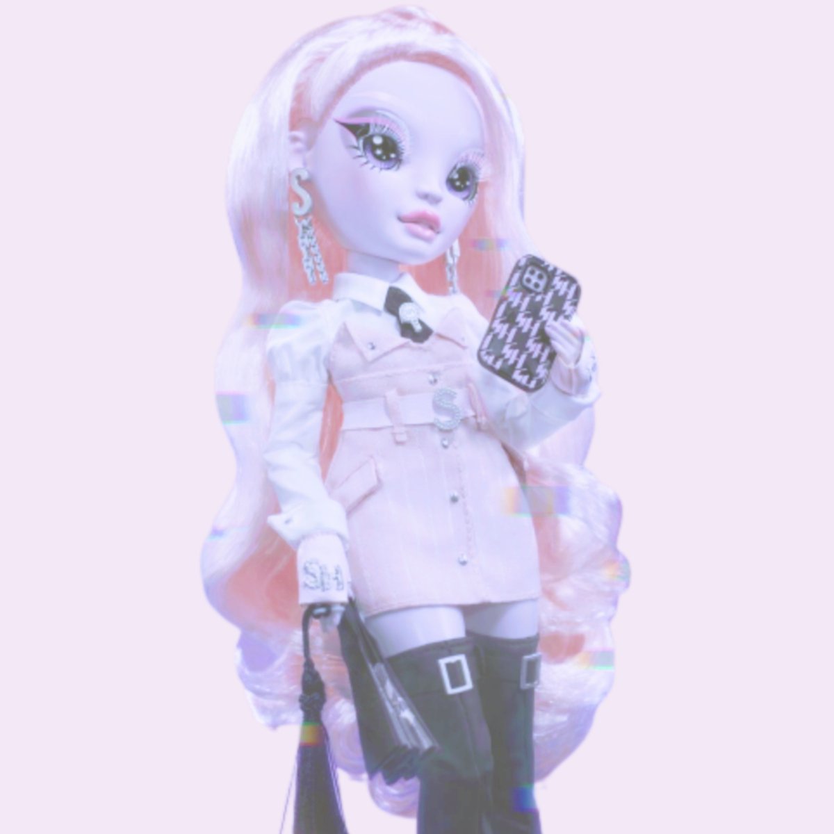 Random_Human333's tweet photo. 🖤💗🤍Karla Choupette Edits🤍💗🖤
#RainbowHigh #ShadowHigh #ShadowHighDolls #ShadowHighSeries2 #KarlaChoupette #LetYourTrueColorsShine #edit https://t.co/btEC2MFNTp