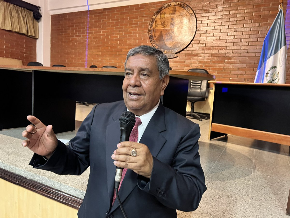 dicunoc's tweet photo. RECONOCIMIENTO PARA EL LICENCIADO LUIS FELIPE DÍAZ PÉREZ
 
Profesor del Diplomado Electoral de la Dirección General del Sistema de Investigación del Centro Universitario de Occidente, Dicunoc. https://t.co/Xzv4nK2CFO