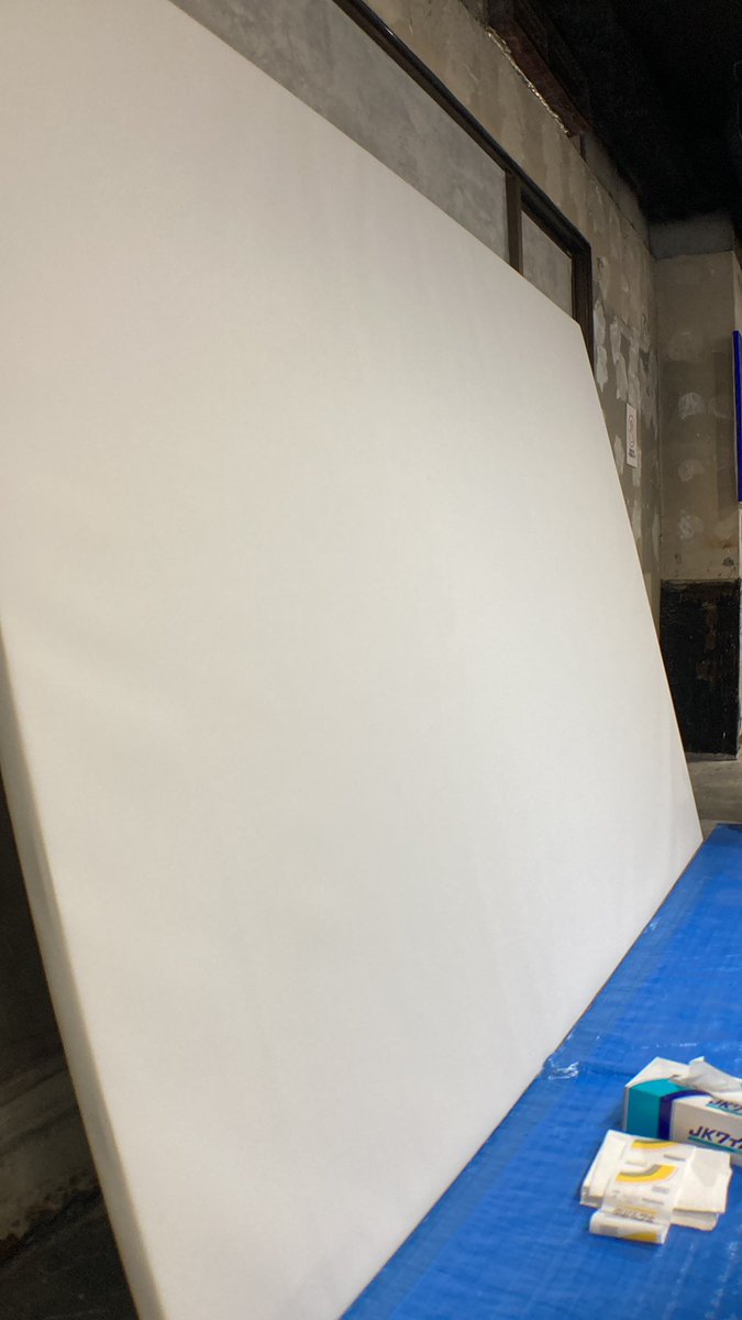 個展6日目

特性巨大キャンバスで
ライブペイントすっぞ！！