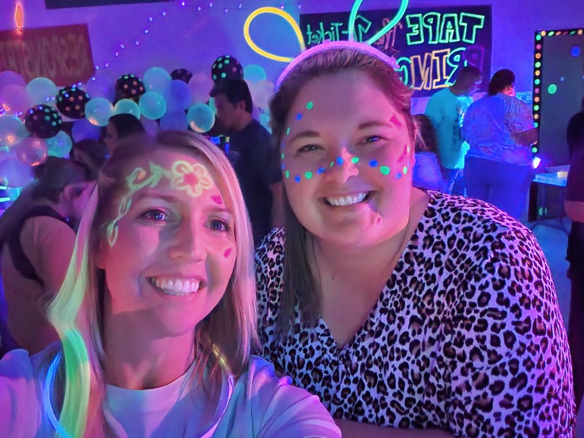 MandyAl29674311's tweet photo. Let’s GLOW!! We danced, sang, ate and laughed with the kiddos! We also attempted to share our dance moves and learn some new ones! 🥳💃🏼

Our PTO did such a great job with the decorations and organization! 

Already getting excited for 2024 Glow Party! https://t.co/KJVzjouuym