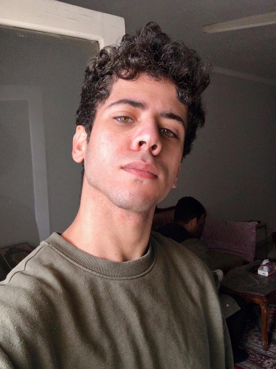 MoatAwesome_'s tweet photo. ⚠️New trend⚠️
let's just pretend u don't know my name, based on how i look what do u think my name will be? https://t.co/qWj8yqa8iy