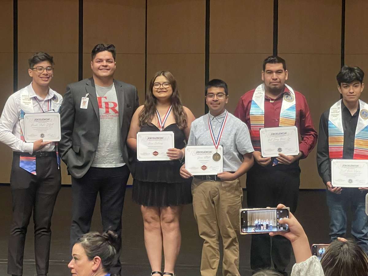 AngelWilson36's tweet photo. Loved seeing my #LC2Crew out supporting their scholars at the 15th annual Latino Academic Achievement Awards! Thank you @GusGarciaYMLA, @DobieATX, @EastsideECHS, @WBTravisECHS, @NortheastECHS & any leaders I missed. Your presence means the world to these students and families. https://t.co/NyIKK39dwr