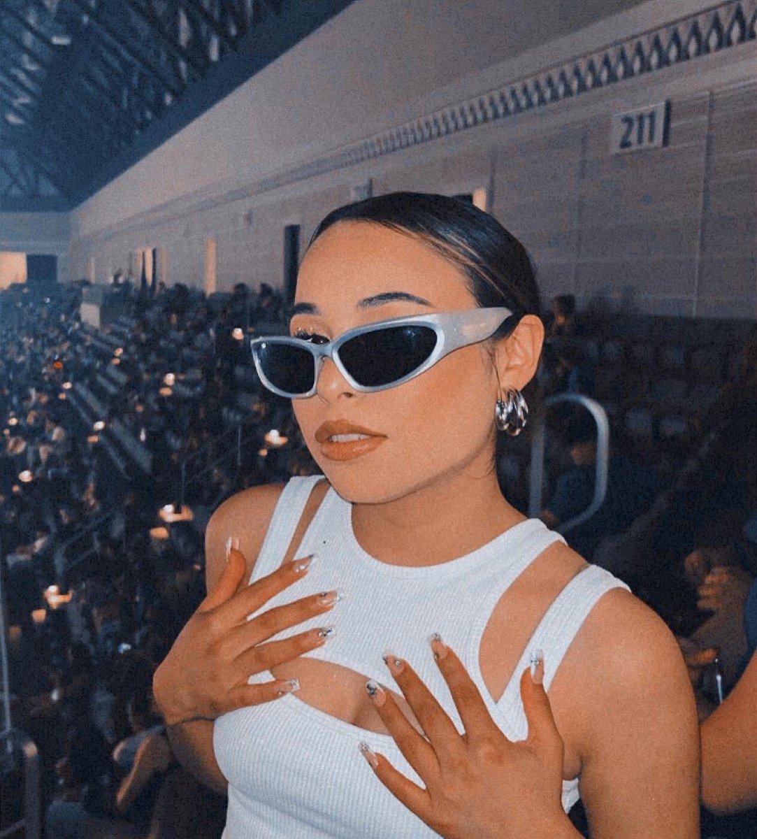 pero lejos del cielo 🪐👽🦊💙✨ #SaturnoWorldTour