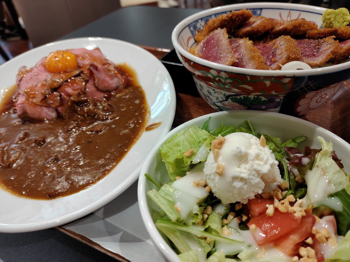 Guy_LifeHacker's tweet photo. ごまちゃんとクリレスHDの優待利用にローストビーフ星へ！
フードコートで気軽にローストビーフ丼が食べれるのは幸せ、 https://t.co/8qBd1BZeGQ