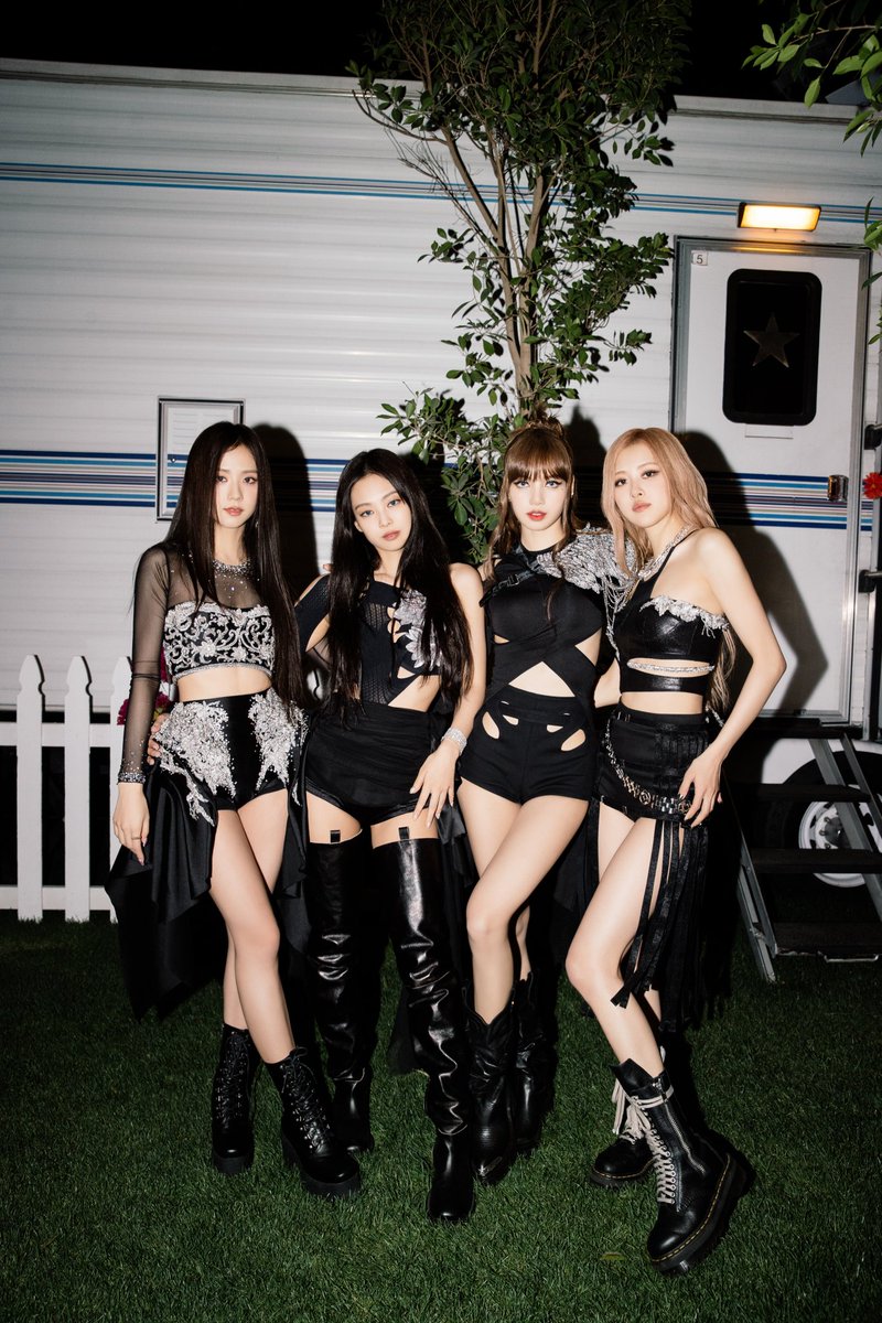 Bang10Blinks's tweet photo. Coachella behind performance photos #Coachella #BLACKPINK #BLACKPINKatCoachella #BehindtheScenes #bp https://t.co/fAqBBzu818
