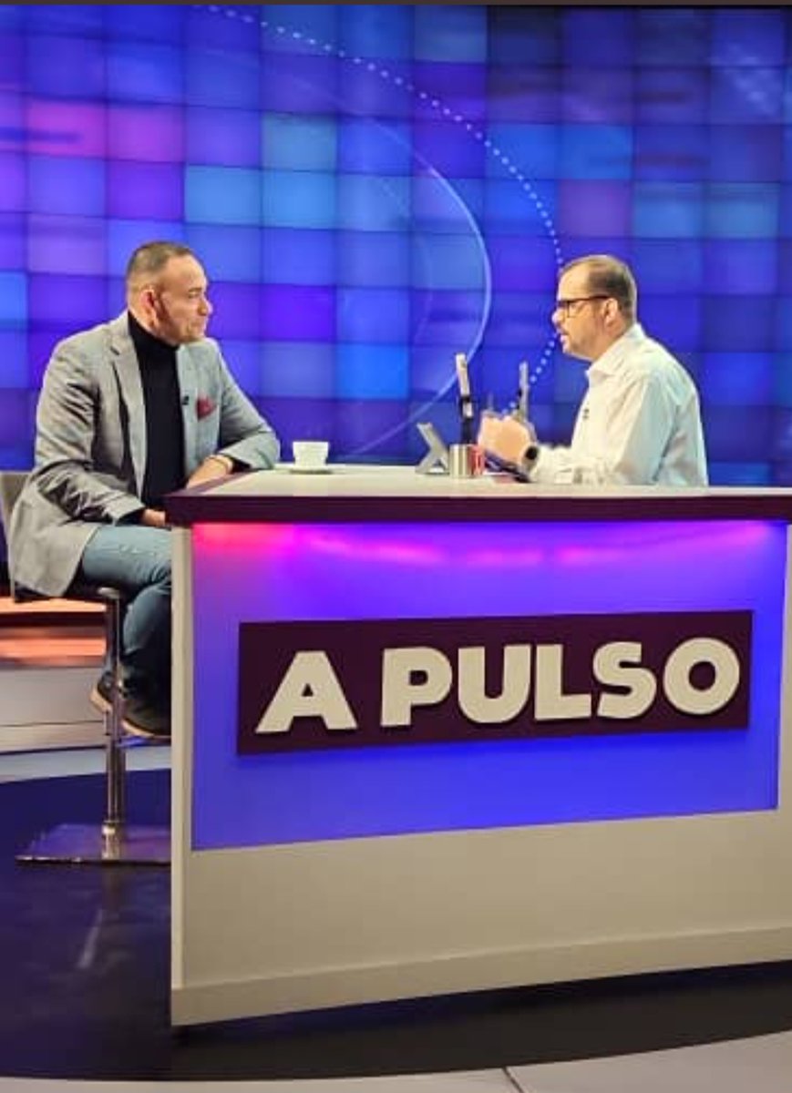 PatriotaJesus's tweet photo. #Apulsoconprimitivo
@JRioboVTV @NicolasMaduro @VTVcanal8 @dcabellor Este Gobernador Ha Demostrado Ser Un Hijo del Comandante Hugo Chavez Con Obras y No Palabras. https://t.co/X24RMKMj0c
