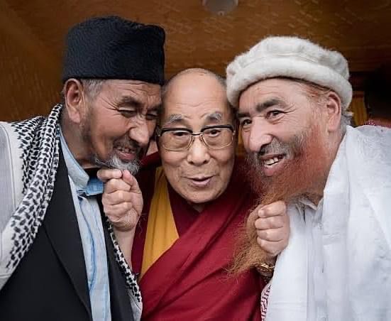 #IEDMUBARAK TO ALL

#EidAlFitr teaches us how to be grateful for what we have &amp; 
to share with those who may be less fortunate