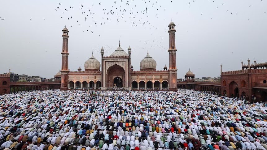 UH_ASU's tweet photo. Eid Mubarak to all Muslims &amp; African Muslims celebrating 🥳🕋 as Eid Al-Fitr or the Feast of Breaking the Fast. This celebrates the conclusion of a month-long fasting from sunrise to sunset. This is a time for Muslims to experience blessings to families and differing communities. https://t.co/tbebPzBM76