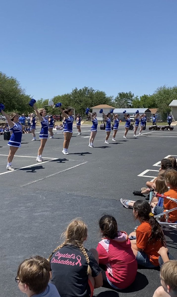 CheerLampasas's tweet photo. We had so much fun at the STAAR Pep Rallies at Taylor Creek and Kline Whitis today! https://t.co/k3LIMmKbp8
