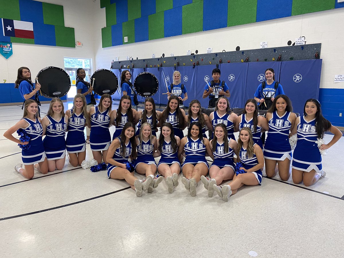 CheerLampasas's tweet photo. We had so much fun at the STAAR Pep Rallies at Taylor Creek and Kline Whitis today! https://t.co/k3LIMmKbp8
