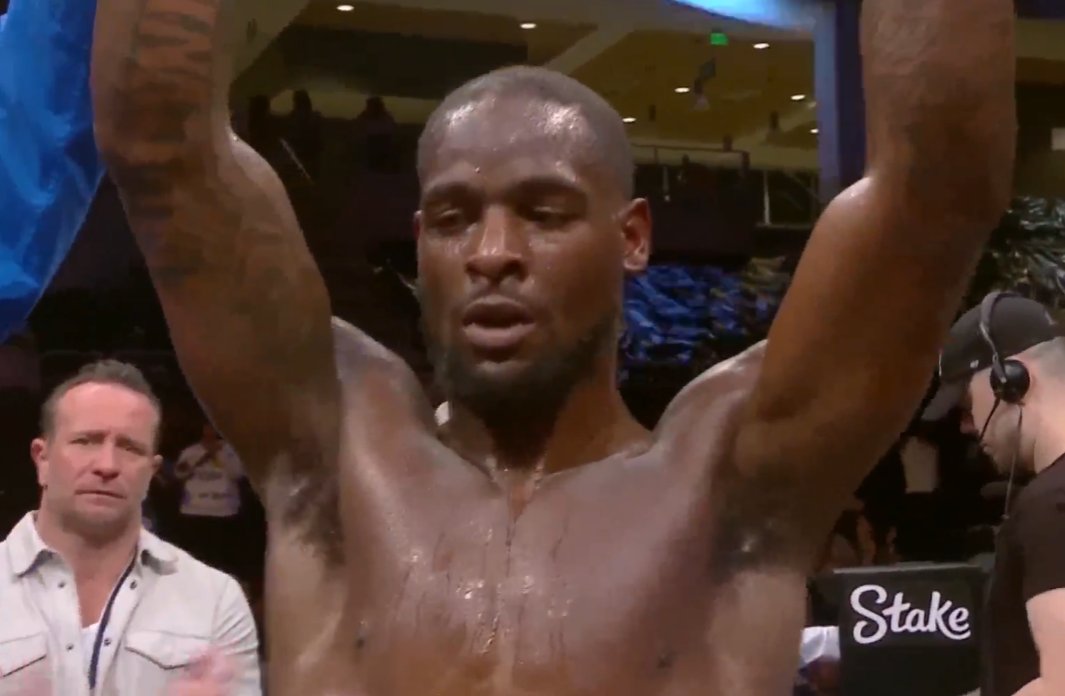 InfluBoxingRec's tweet photo. 🚨 Le'Veon Bell defeats JMX by unanimous decision in their 4 round fight ‼️ #Misfits006 #JMXBell 

CONGRATSSSS TO @LeVeonBell  🔥 https://t.co/OhZ8kXmxFX