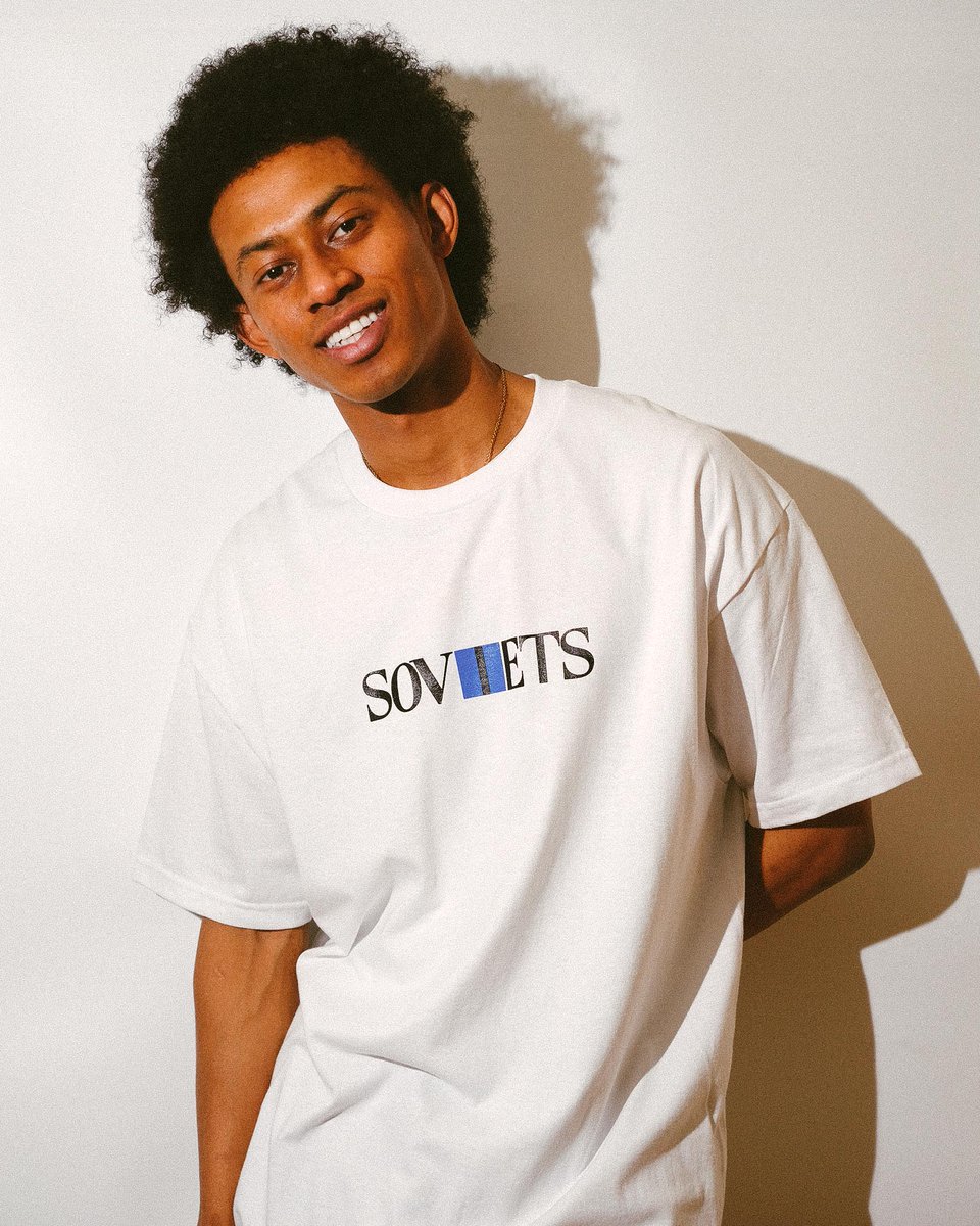 SOVIETS2017's tweet photo. POP-UP SHOP SOVIETS
in SEIBU IKEBUKURO HONTEN
-To My Boy-
——————
N°01: SHOP SOVIETS in SEIBU
color: White, Black
size: M / L / XL
——————
4月26日10時から西武池袋本店で
販売開始いたします!
#SHOPSOVIETS #西武池袋本店 #スプリットリング #SPLITRING #TOMYBOY https://t.co/PI9edkKvTm