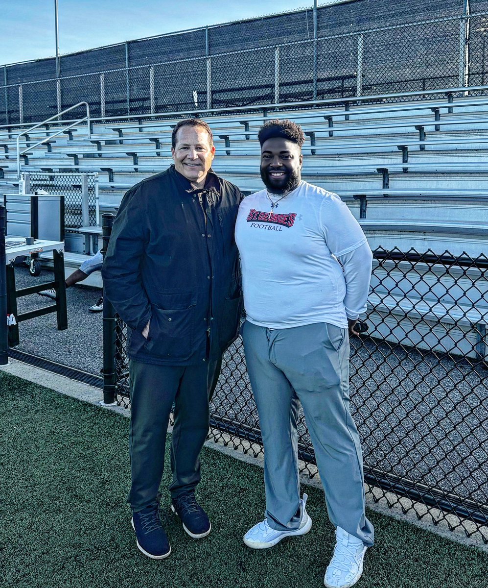 CopelandSilasV's tweet photo. Great experience talking football and television with one of the best minds out there! #football #mangenius #ericmangini @FTFonFS1 https://t.co/enZhdjYljB