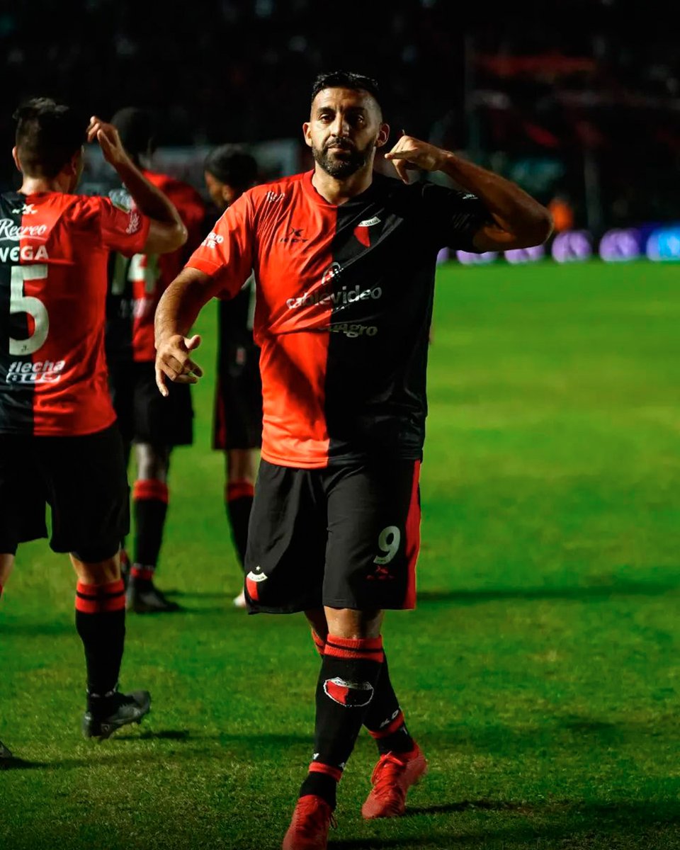 TNTSportsAR's tweet photo. ¿Buscan goles? Llamen al 0800-Wanchope 🤣

📸 IG/colonoficial https://t.co/i1XfVQlchg