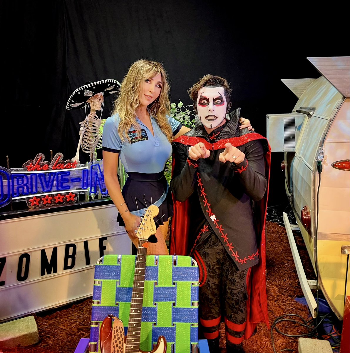 I’m not cursed! 😋 #LoveThatDanhausen 💀🖤🖤

#TheLastDriveIn