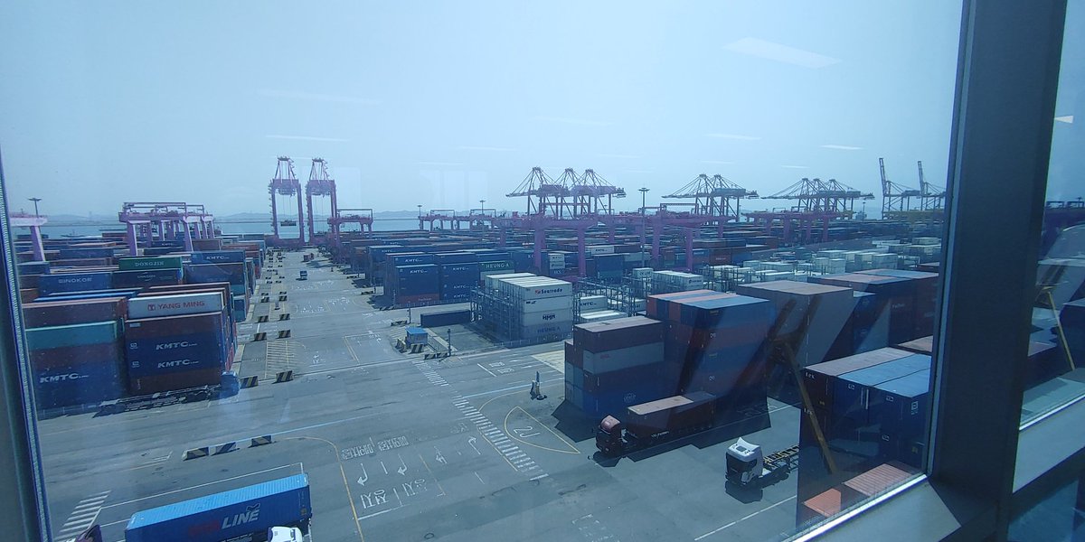 J_Skackauskas's tweet photo. Visited 2nd by size 🇰🇷 @incheonport, #incheonfreeeconomiczone and incredibly green downtown of #Incheon. MoU between #KlaipėdaSeaPort & @incheonport was signed. 🇰🇷🇱🇹🤝! @LRsusisiekimas @FezKorea @LTinKorea https://t.co/AASJIJRRQZ