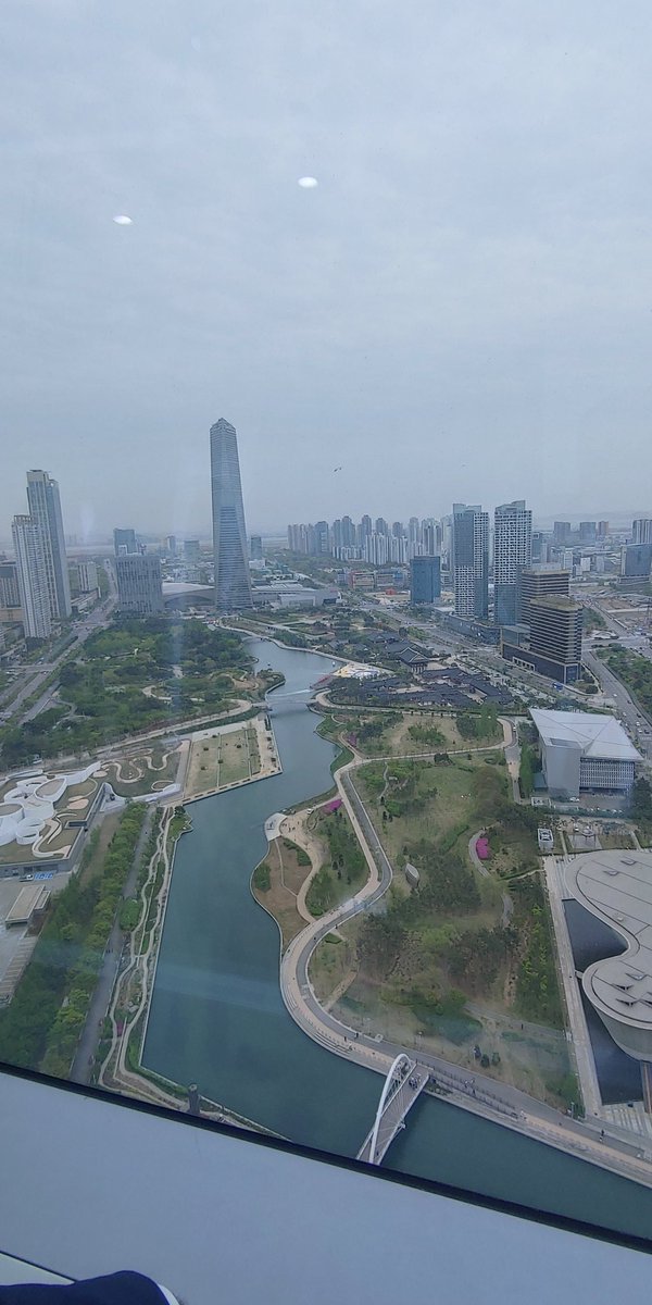 J_Skackauskas's tweet photo. Visited 2nd by size 🇰🇷 @incheonport, #incheonfreeeconomiczone and incredibly green downtown of #Incheon. MoU between #KlaipėdaSeaPort & @incheonport was signed. 🇰🇷🇱🇹🤝! @LRsusisiekimas @FezKorea @LTinKorea https://t.co/AASJIJRRQZ