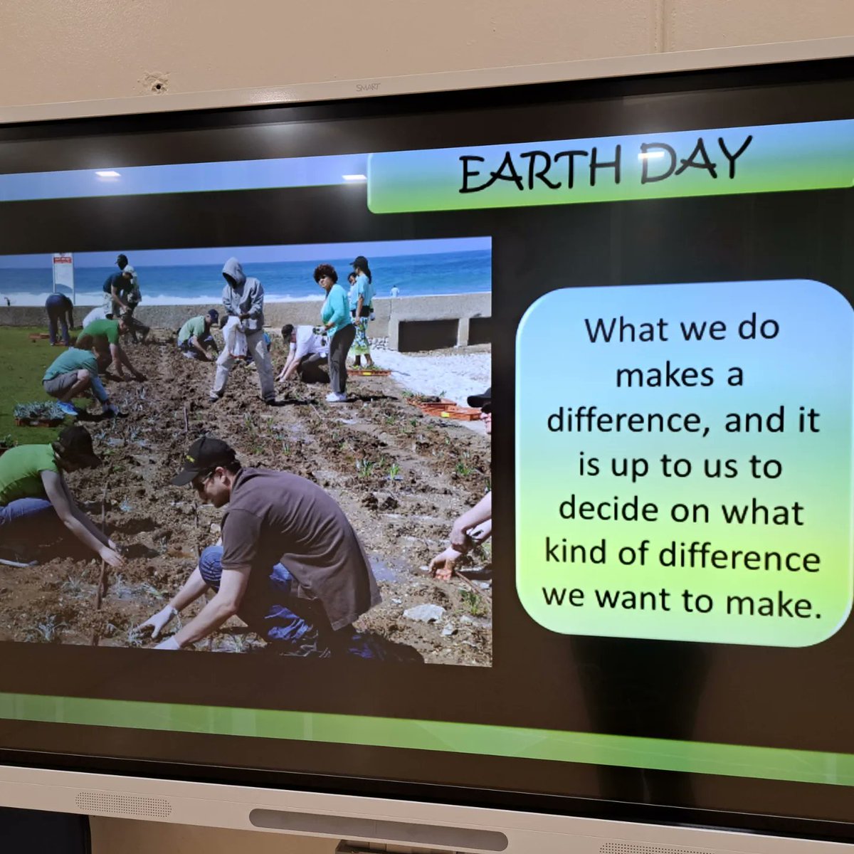 COA_middle's tweet photo. 🌍Earth Day🌍 at COA Middle School.
Husky students participated in a special assembly hosted by our Leadership classes and Dr. Diego.
#earthday2023 #coamsleadershipclass #coamiddle #coaschool #gcc_charters https://t.co/CKJBNi3ooh