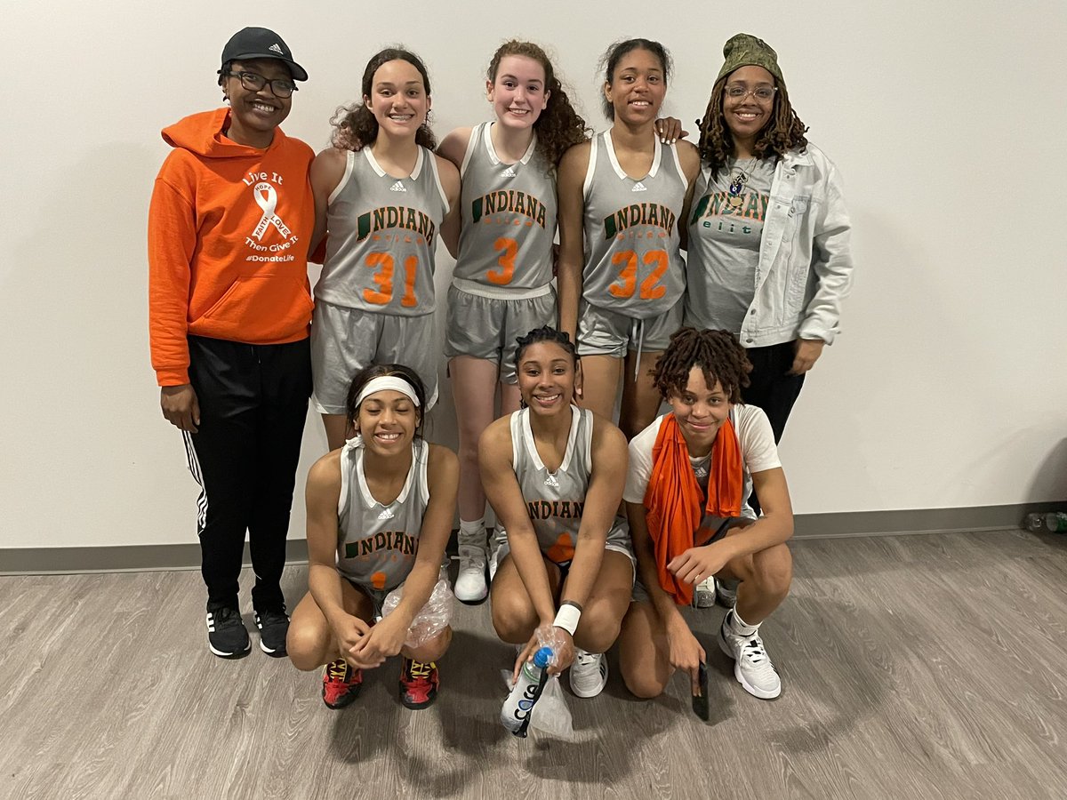 LexyGibb's tweet photo. Lots of basketball today! Very thankful for the opportunity to be able to compete at the preview #ThePreview #SheHoopsOhio
Took a big team win tonight at #theclash2023 also thank you @taylee_woodbury for coming and supporting former teammates! https://t.co/yOLDbc8jVS