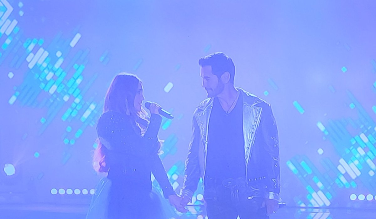 dany_lagirdam's tweet photo. Estamos en la #Semifinal ❤️🎧🙌🏼 #Emilia #Angel son MAGÍA #FinalDeViernes ❤️❤️❤️❤️❤️ #PiensoEnTi cada vez que no puedo dormir... https://t.co/bF4xXqxLFH