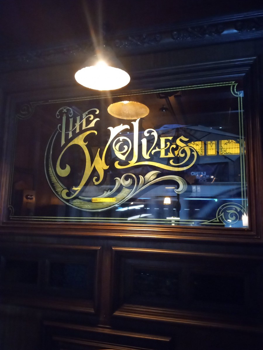 ROBANDHARLEY's tweet image. It's Friday Night and The Wolves is the Place to be !!! This Place is GREAT!!!
#DTLA
#TheWolves 
#losangeles 

519 S. Spring st.
Los Angeles California