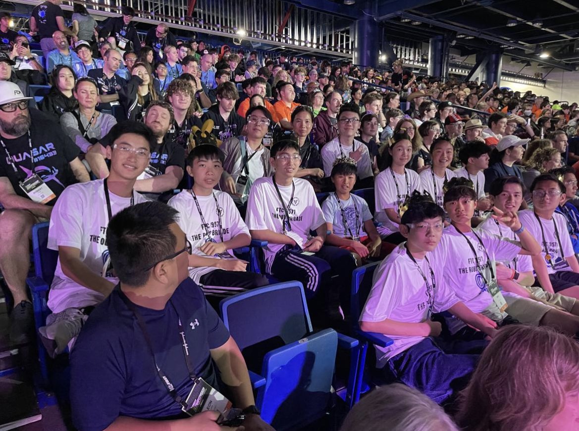 TheRoboBrigade's tweet photo. Today was Day 3 at FIRST world championships at Houston, Texas. Today was the end of qualification matches! We placed ninth in the Franklin division, but did not get picked for a alliance team. We made some mistakes during games and hope gain experience for future meets! https://t.co/TdZnKAO6lH