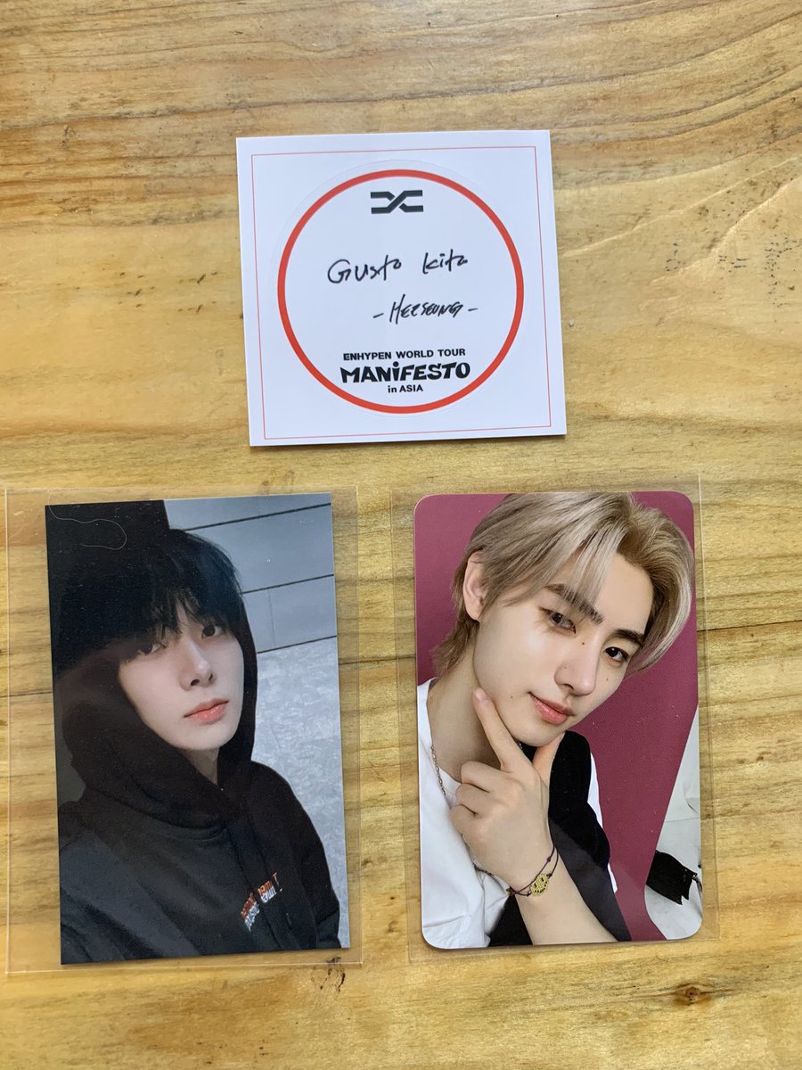 sxmp4hee's tweet photo. wts/lfb

Heeseung Hoode Unif pc
Sunghoon Engene Zone pc 
Heeseung Manifesto sticker

-strictly sold as set-

dm for offers 

tags. hoon hee t-d tamed dashed manifesto manila photocard https://t.co/wIjINXlLaT