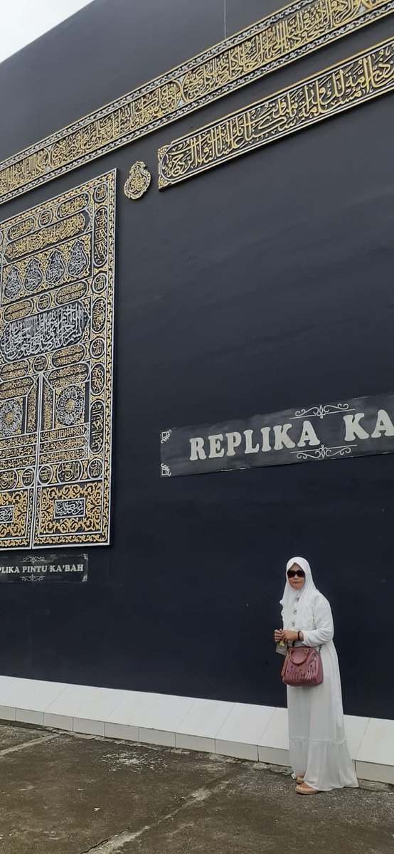 BagasDwnt's tweet photo. Sementara replika sek yo buukk , mbesuk nang seng tenanan ndk masjidil haram kono🥹🥲 https://t.co/FpJ1HMYsyF