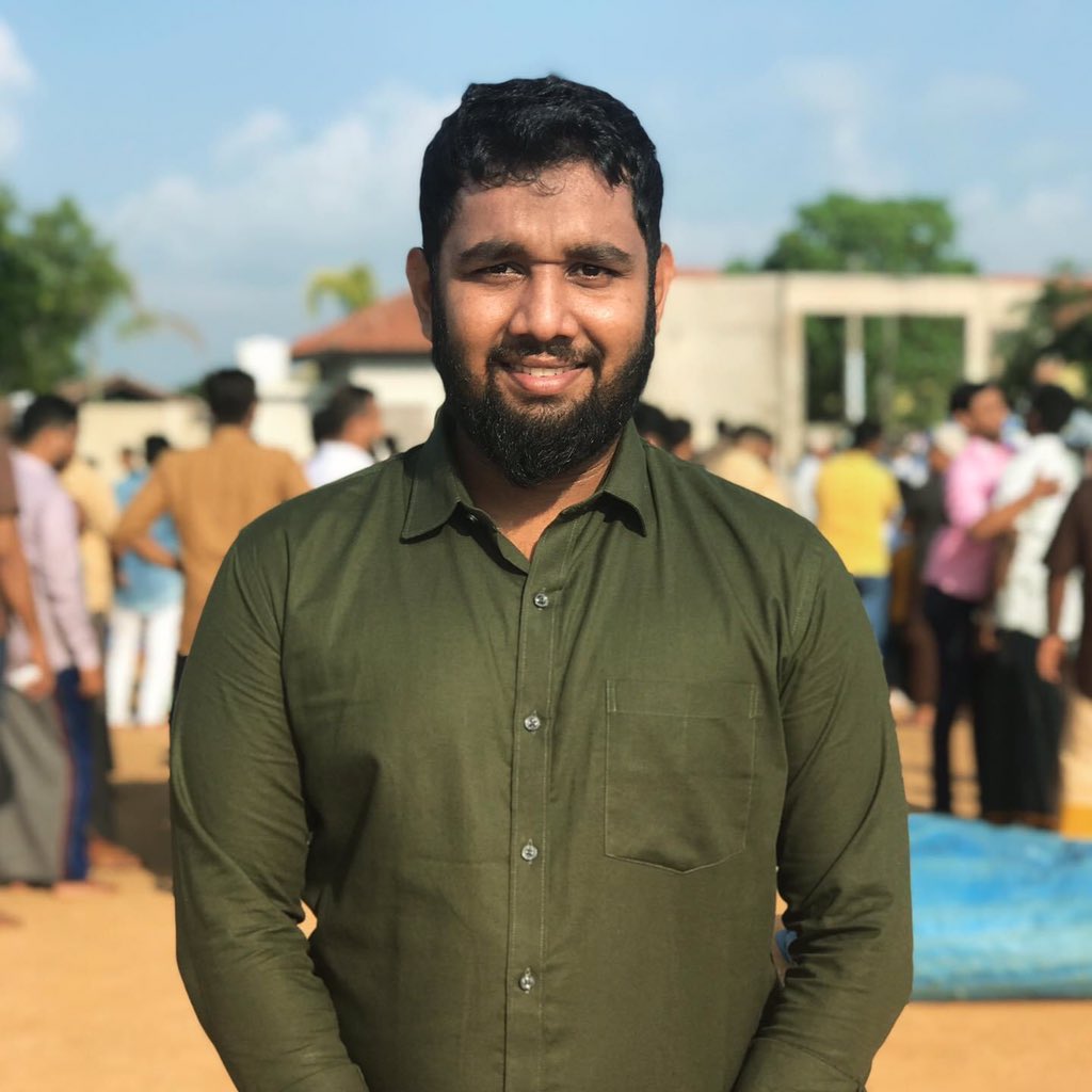 SabreenOfficial's tweet photo. Eid Mubarak🌙 ! 

May this  Eid al-Fitr bring you closer to your family and friends, and to fill your heart with joy and happiness. 

Including you in my prayers to be blessed with uncountable blessings and good health! 

Eid Mubarak!❤️ https://t.co/8nUn1wJ7gQ