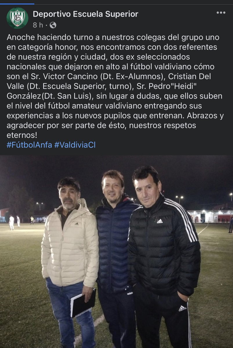 CDESuperior's tweet photo. ⚽️ ¡Escuela Superior saluda y agradece a los dos ex seleccionados Chilenos Victor Cancino y Pedro “Heidi” Gonzalez! dos grandes referentes activos que aportan continuamente en el futbol amateur de #valdiviaCL #FutbolValdiviano #AnfaChile #AnfaValdivia @AnfaNacional #FutbolChileno https://t.co/xwMXKbLN9Y