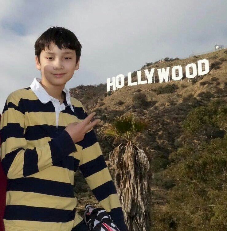 kai_soap's tweet photo. GUYS IVE BEEN LAUGHING AT THIS PHOTO FOR AN HOUR HELP😭 https://t.co/mcMMUpzbun