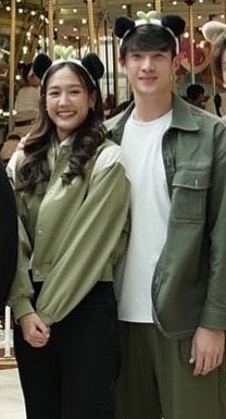 zznnui's tweet photo. ตัวติดกันขนาดนี้ มองจากดาวหางก็รู้ค่ะพี่เจมส์ 5555  #เจมส์พาย https://t.co/fadb7K6hHp