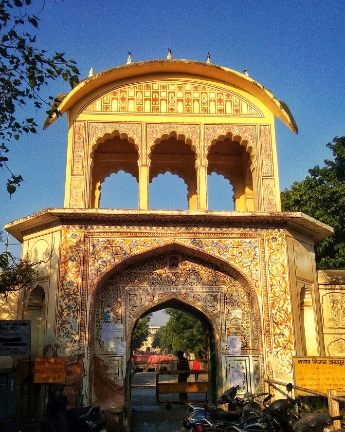 Good morning 😊🌹
Beautiful people Happy Saturday 
#heritagewalk #morningvibes 
#BePositive #myclick #TwitterNatureCommunity #IndiAves #ThePhotoHour #StormHour