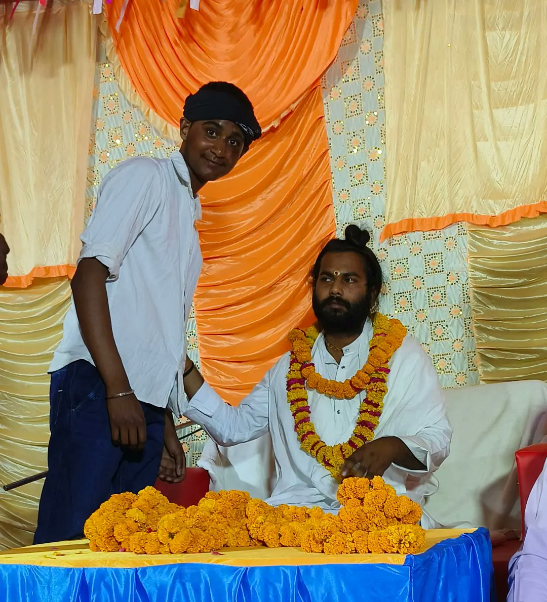 patelbholaverma's tweet photo. आज रात्रि संध्या सत्संग 
सदाशिव बाजार में 🙏
#परम_पूज्य_संत_श्री_छोटे_बाबा_जी_महाराज 💐 @ChhoteBaba2 https://t.co/G2sB2CHrtt