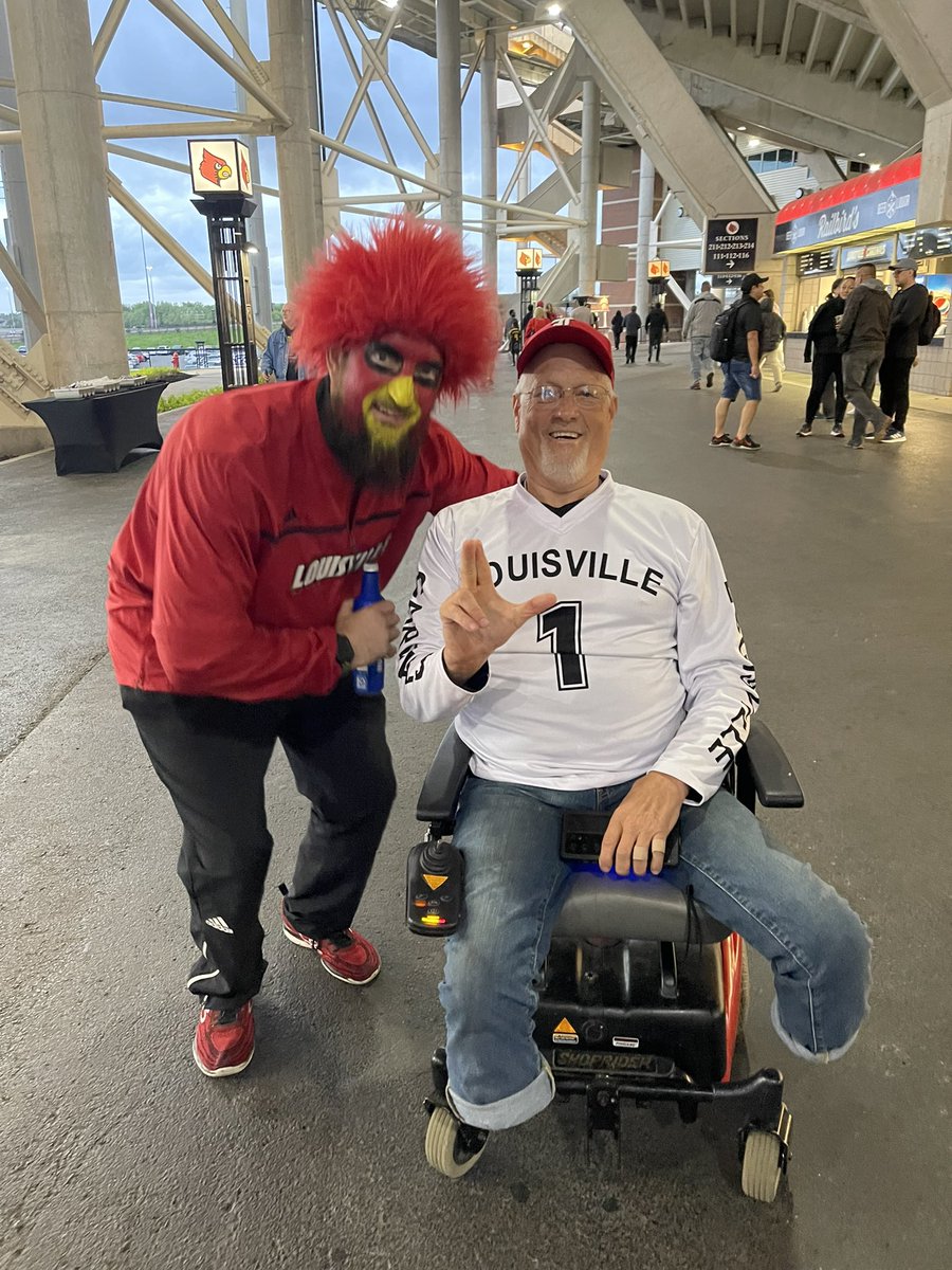 the_redbird7's tweet photo. My guy Tommy tailgater doing great! Go cards!! #leftfieldlounge #gocards https://t.co/ZvHBab8xSH