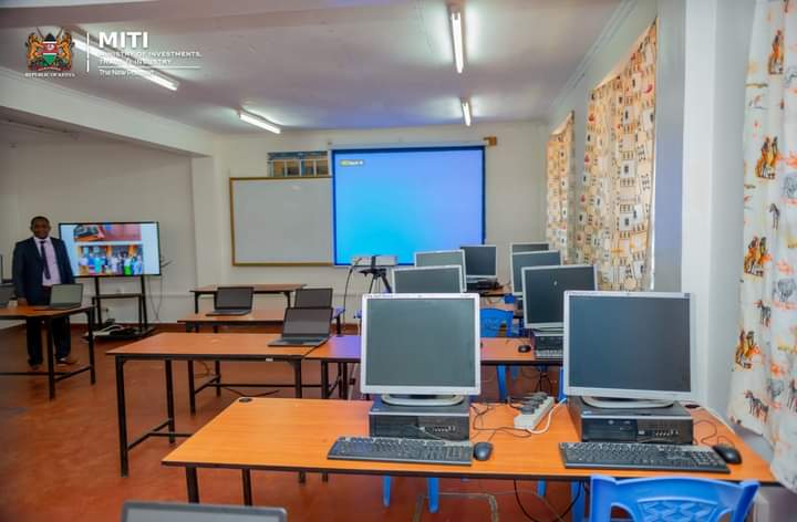 The Kenya Kwanza Administration is in line with the Bottom-up Economic Transformation Agenda (BETA) equipping and modernizing TVET institutions into digital academic organisations. Apply immediately for the #6kEPZInternshipsKE which were announced by MITI CS Moses Kuria.