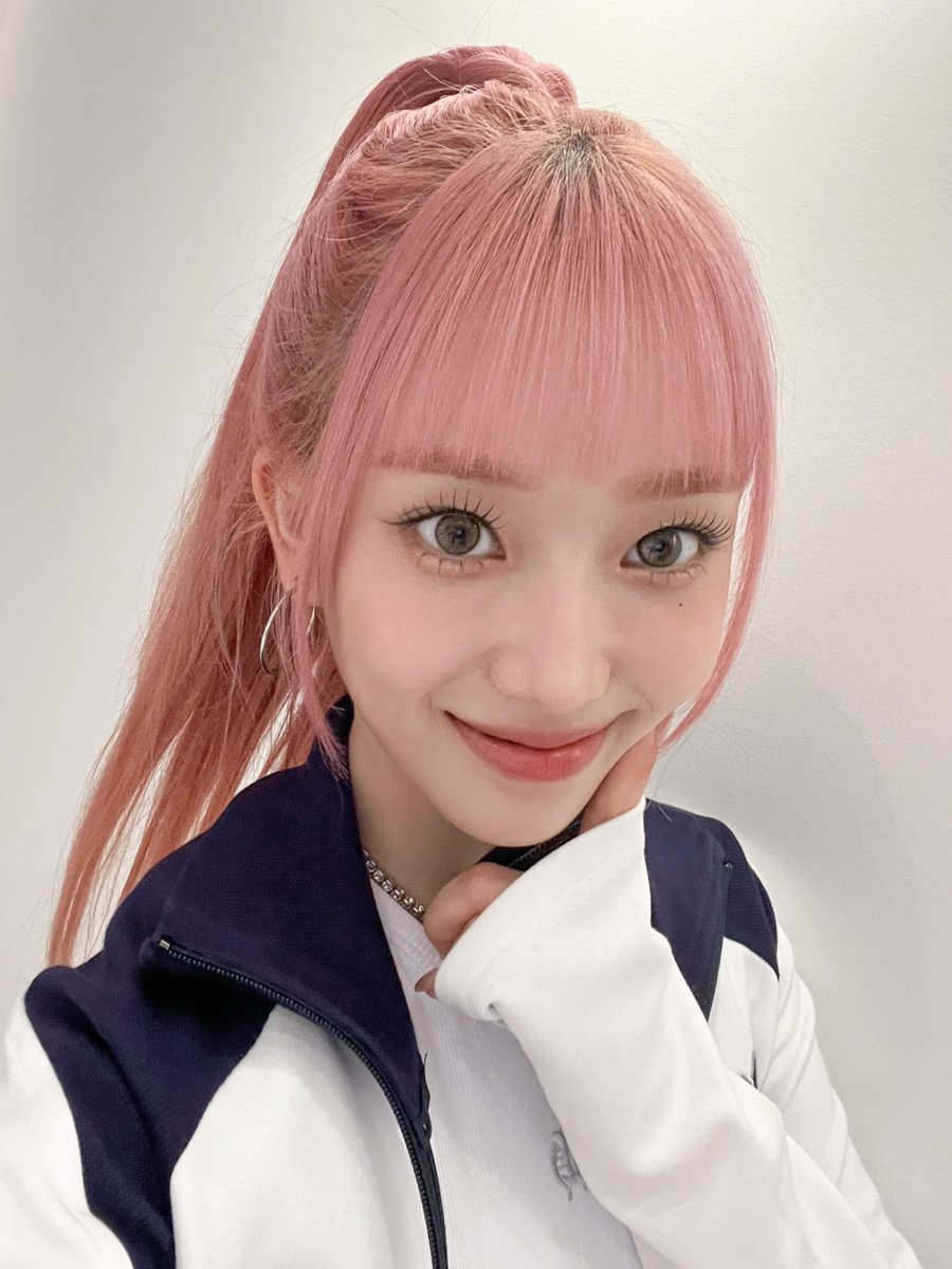 230419 🐰 jp membership post

🐰: 🐰 is here~!
🐰: I'll show SWITH selca I took during Japan activities!
🐰: There's gonna be a lot of chances for us to meet SWITHs in the summer this year!
🐰: Let's meet soon ♪