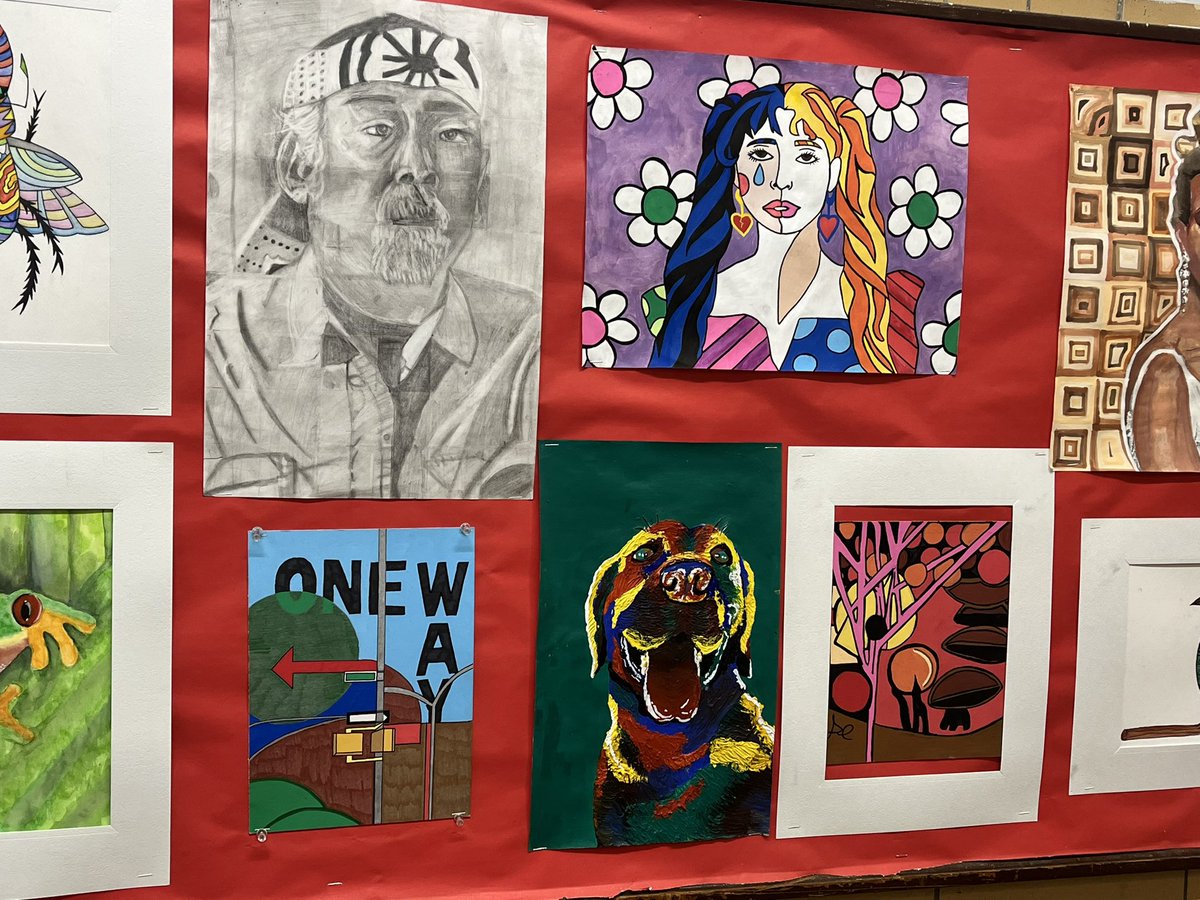 tdurkin75's tweet photo. Thank you Kristie Dugan for the great conversation and tour of @LittleFlowerCHS last Friday. Great energy and warmth throughout the school. Here’s some examples of terrific artwork from Little Flower students. https://t.co/2BRQnuVSKc