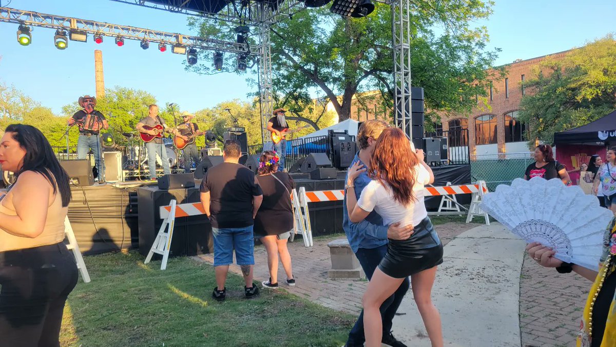 StMarysU's tweet photo. #VivaOysterBake! #StMU #fob23 https://t.co/9nNvIzBdBL