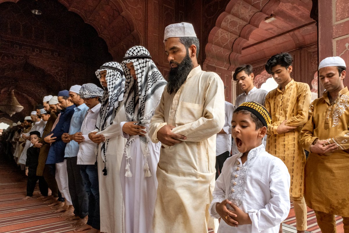 namaskarum's tweet photo. Eid Mubarak! ❤️
When the prayers started, I felt I might get something magical. I walked in, and nobody was there to stop me. I crouched in the corner and didn't have to wait much for this shot. 1/60 sec; f11; ISO 2500; DM for prints.
#eidmubarak @Fujifilm_India https://t.co/1KFzmudexA