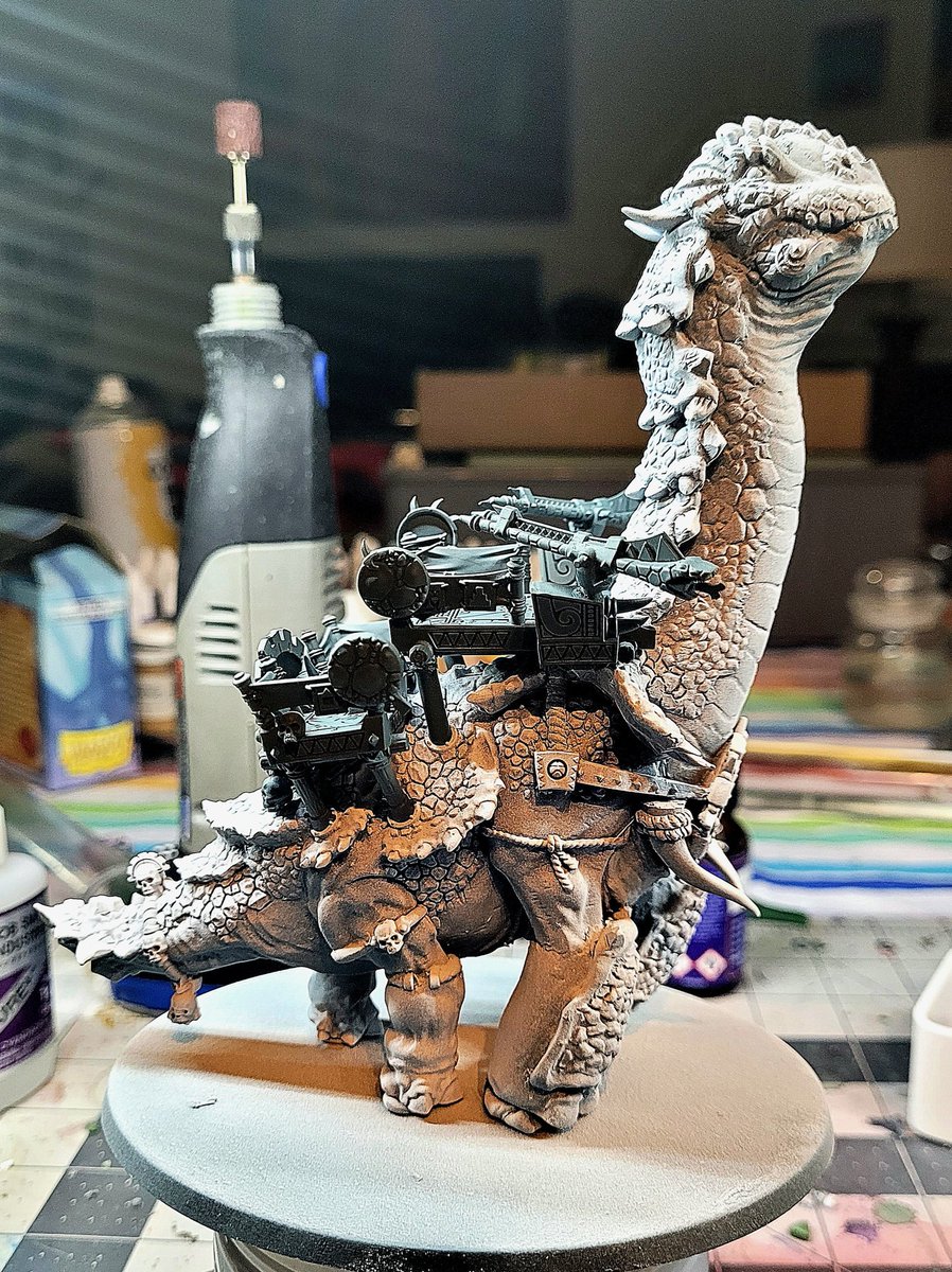 dinojonpaints's tweet photo. The eve before #Seraphon pre-orders I present to you the primed #Thunderlizard. I'm excited to see how it came together with priming. Almost like a real model. Now what color do I paint it? Thank you all who have encouraged me.
#WarhammerCommunity #warhammer #ageofsigmar https://t.co/2kYzaAo7zD