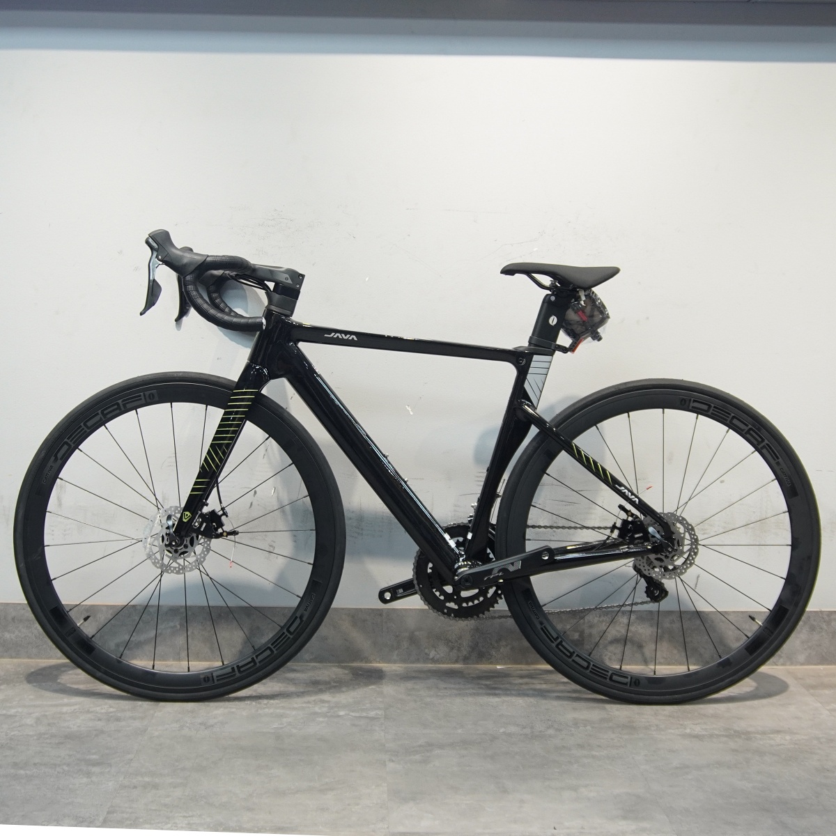 xedap88vhp's tweet photo. Xe Đạp Đua Java Siluro S6
#xedapthethao
#java
#RoadBicycle https://t.co/zETDNV2HPv