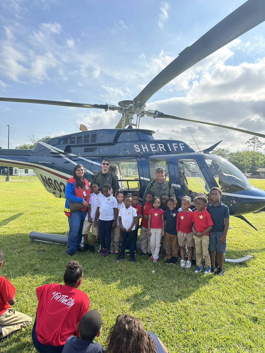 MsSHayes3's tweet photo. Exposure is key…. And they can absolutely be whatever they dream to be. Career Day 2023 was a success. Our  K-5 scholars were able to meet and greet with 20 plus various professions. https://t.co/lNKvNiBN0C