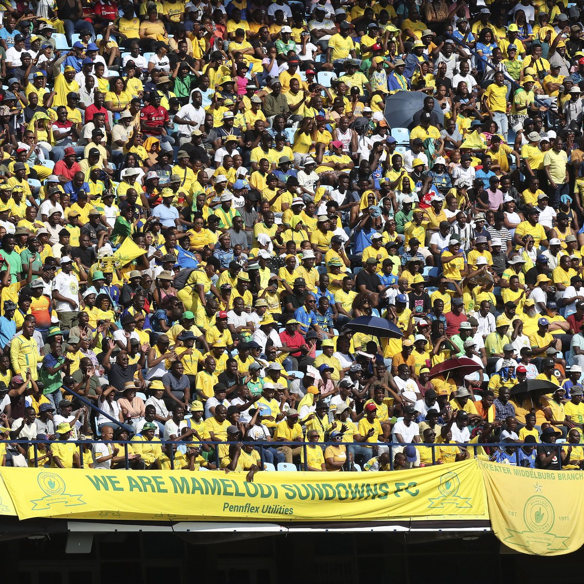 Skhuuuuu's tweet photo. It's matchday Yellow nation 👆 https://t.co/kVEH4SFpyC