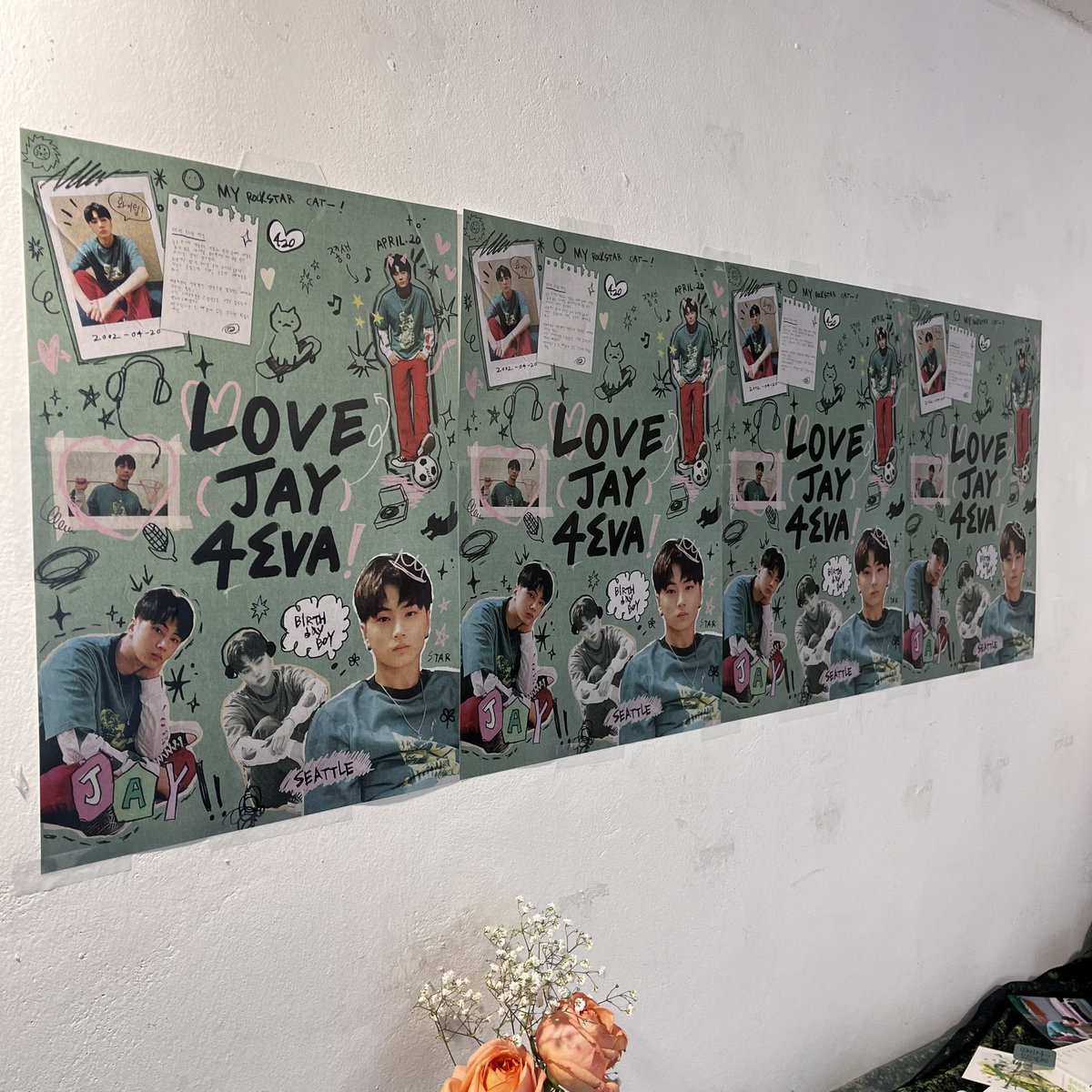 20VEJAY4EVA's tweet photo. 오늘 18:00부터  2OVE JAY 4EVA!
전시 물품을 나눔합니다!

- 현수막
-  배너
- 전시 포스터

모든 수량은 전시포스터 외 1인 1개이며 꼭 수령 가능하신 분만 물품명을 기재하여 디엠주세요! https://t.co/lmsl06KsCJ