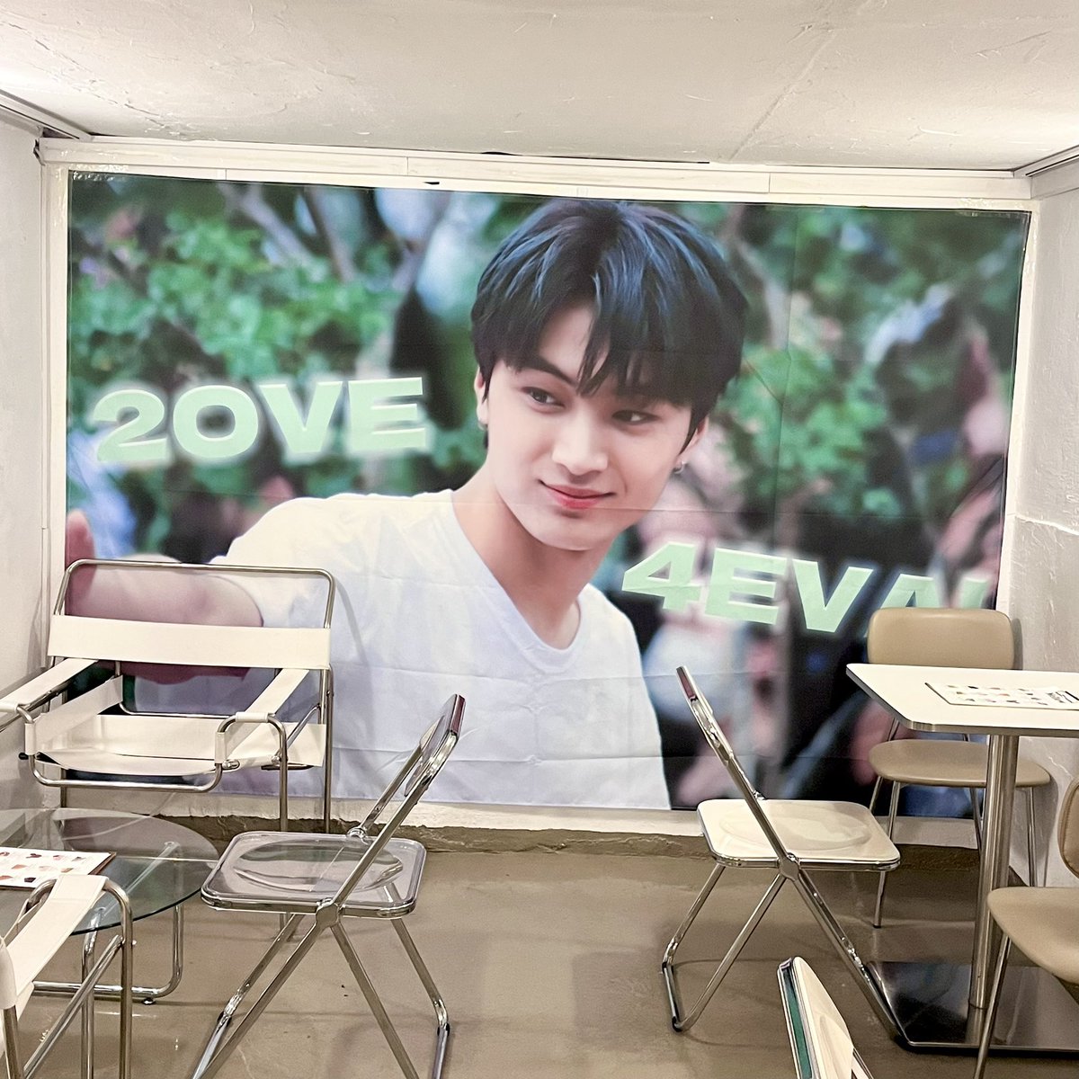 20VEJAY4EVA's tweet photo. 오늘 18:00부터  2OVE JAY 4EVA!
전시 물품을 나눔합니다!

- 현수막
-  배너
- 전시 포스터

모든 수량은 전시포스터 외 1인 1개이며 꼭 수령 가능하신 분만 물품명을 기재하여 디엠주세요! https://t.co/lmsl06KsCJ
