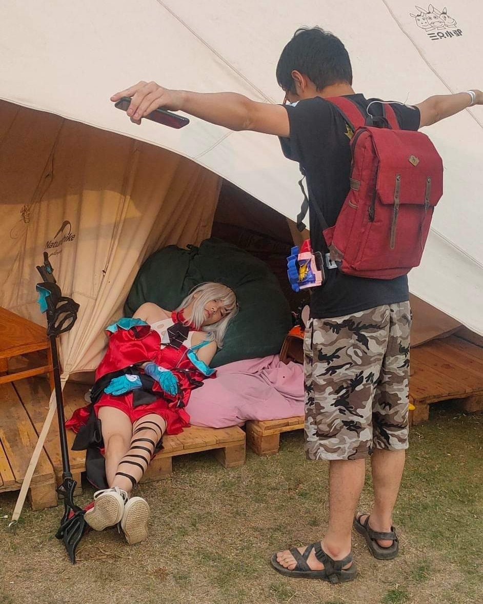 No Context Arknights tweet media